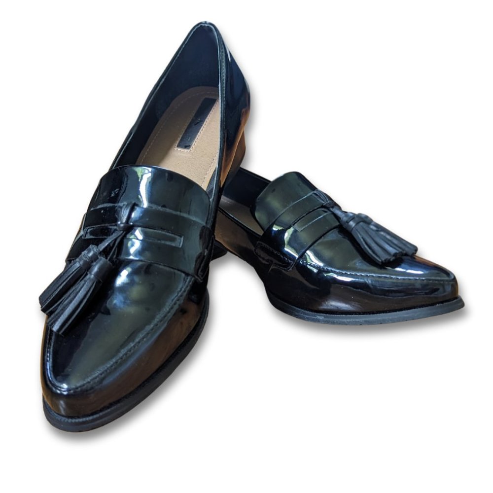 TAHARI | Women's Louisa Black Patent Leather Loafers with Tassels Size 8